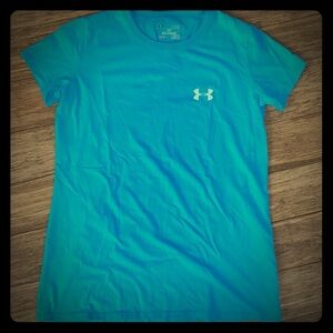 ☀️ 3/$36 or 2/$30 
NEW UNDER ARMOUR Girls Athletic Loose Shirt sz L